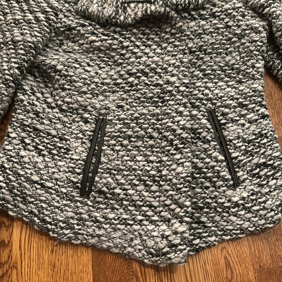 IRO Woman’s Black & White Cropped Tweed Cowl Neck Jacket Size 38 /Size 6 - Picture 4 of 8